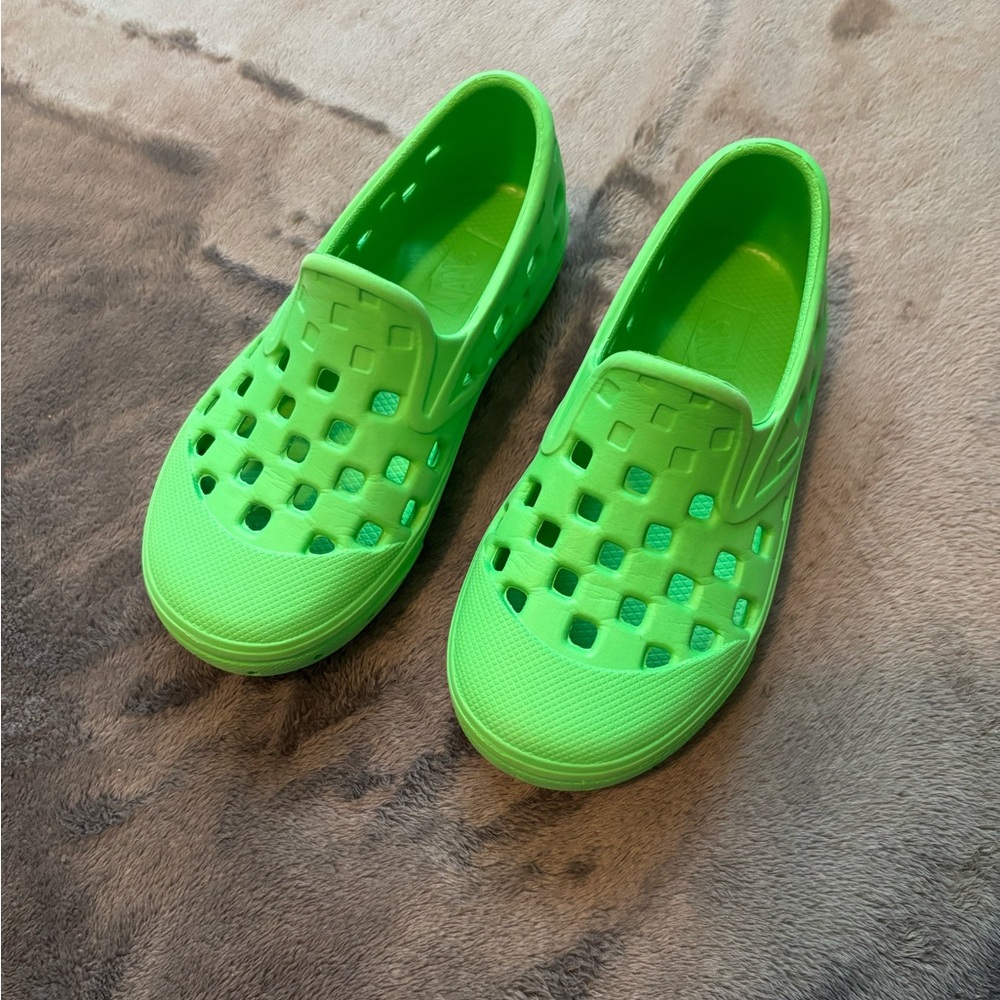 Vans Toddler Green Slip-On Shoes Water Shoe size 9